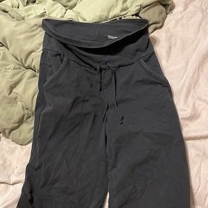 Kids black kapri pants